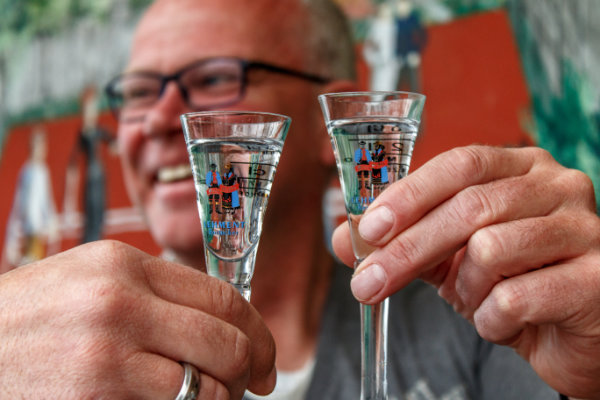 Anstoßen auf den Sieg